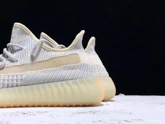Lundmark V2 Adidas Yeezy Boost FU9161 350 0504